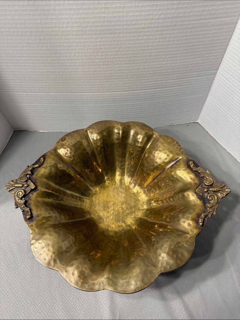 Vtg Large Hammered Brass Decorative Centerpiece Bowl Footed with Ornate Handles
